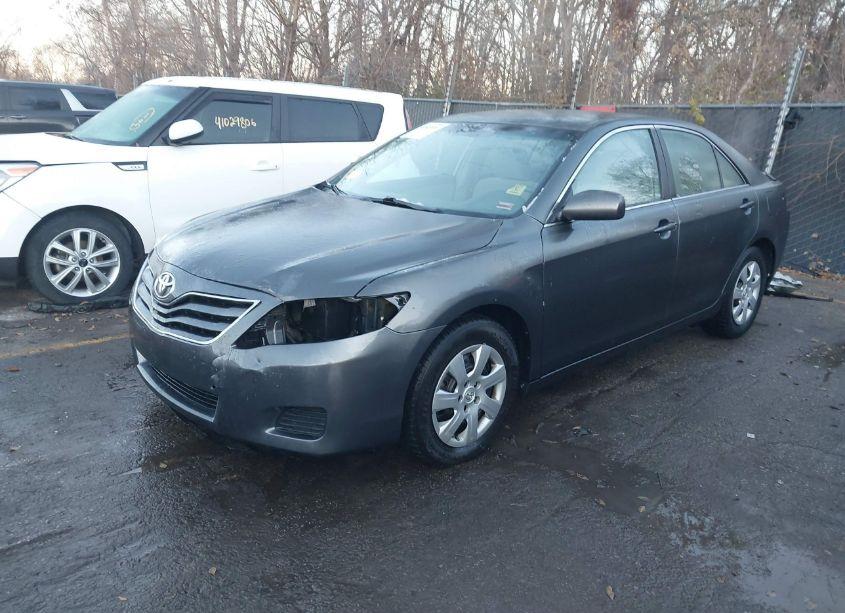 Photo 2 of 2010 Toyota Camry LE (VIN 4T4BF3EK0AR046393)