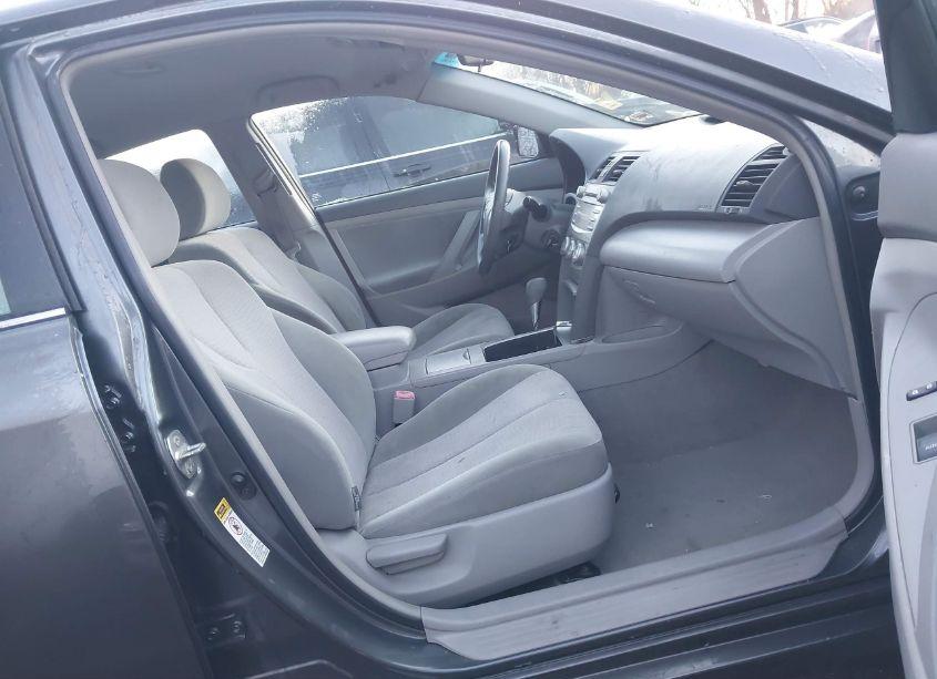 Photo 5 of 2010 Toyota Camry LE (VIN 4T4BF3EK0AR046393)