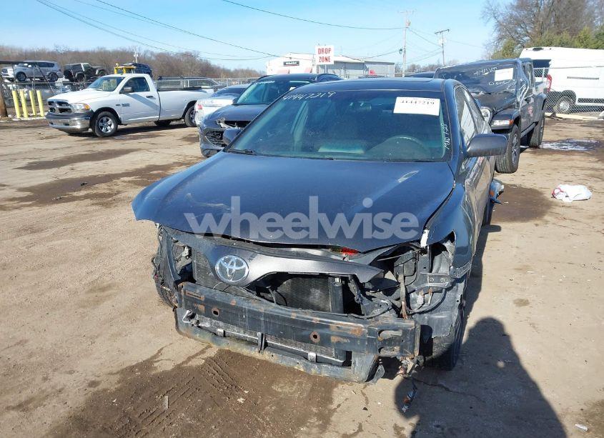 Photo 2 of 2010 Toyota Camry LE (VIN 4T4BF3EK0AR053442)