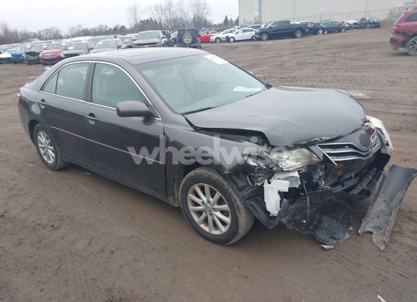 2010 Toyota Camry XLE (VIN 4T4BF3EK0AR061721) main photo