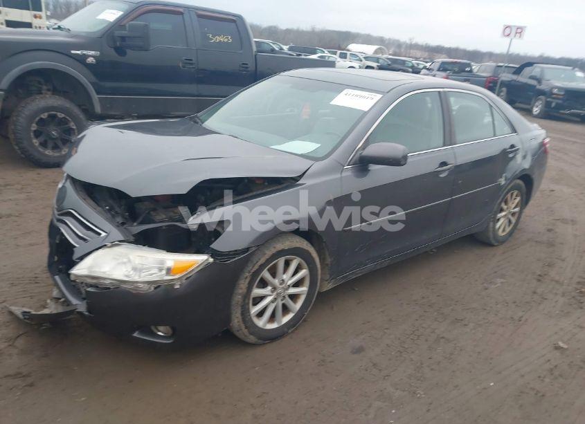 Photo 2 of 2010 Toyota Camry XLE (VIN 4T4BF3EK0AR061721)