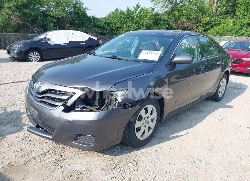 Photo 2 of 2010 Toyota Camry LE (VIN 4T4BF3EK0AR069026)