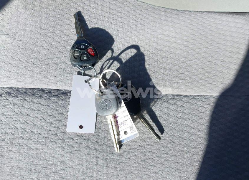 Photo 11 of 2010 Toyota Camry LE (VIN 4T4BF3EK0AR069737)