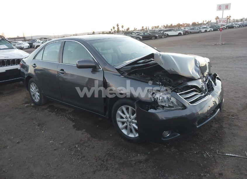 2010 Toyota Camry XLE (VIN 4T4BF3EK0AR069771) main photo