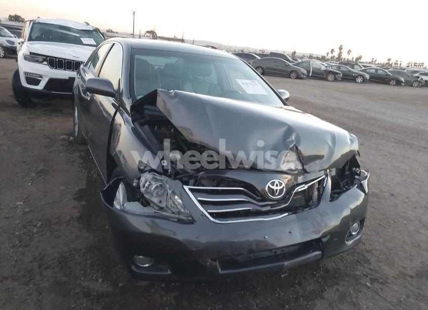 Photo 6 of 2010 Toyota Camry XLE (VIN 4T4BF3EK0AR069771)