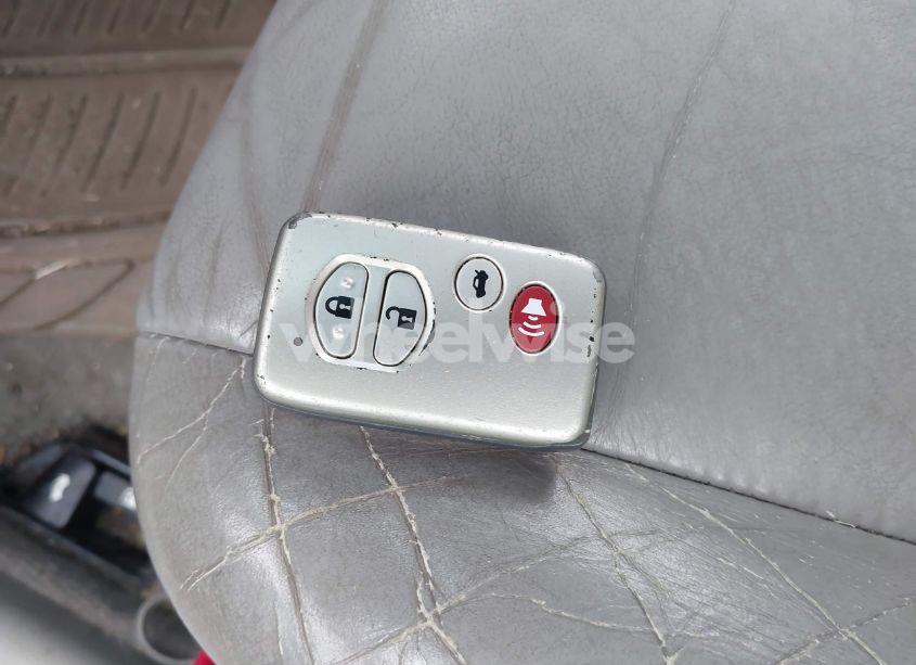 Photo 11 of 2010 Toyota Camry XLE (VIN 4T4BF3EK0AR072122)