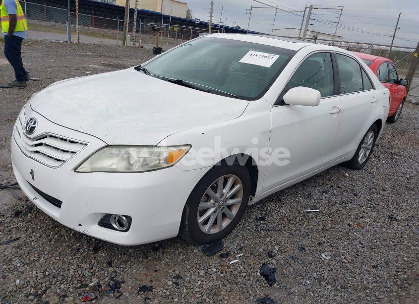 Photo 2 of 2010 Toyota Camry XLE (VIN 4T4BF3EK0AR072122)