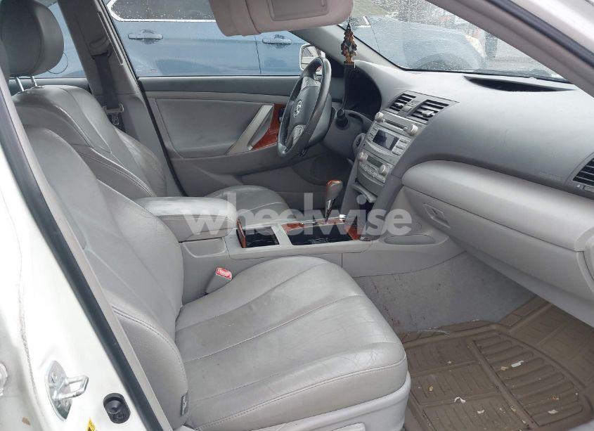 Photo 5 of 2010 Toyota Camry XLE (VIN 4T4BF3EK0AR072122)