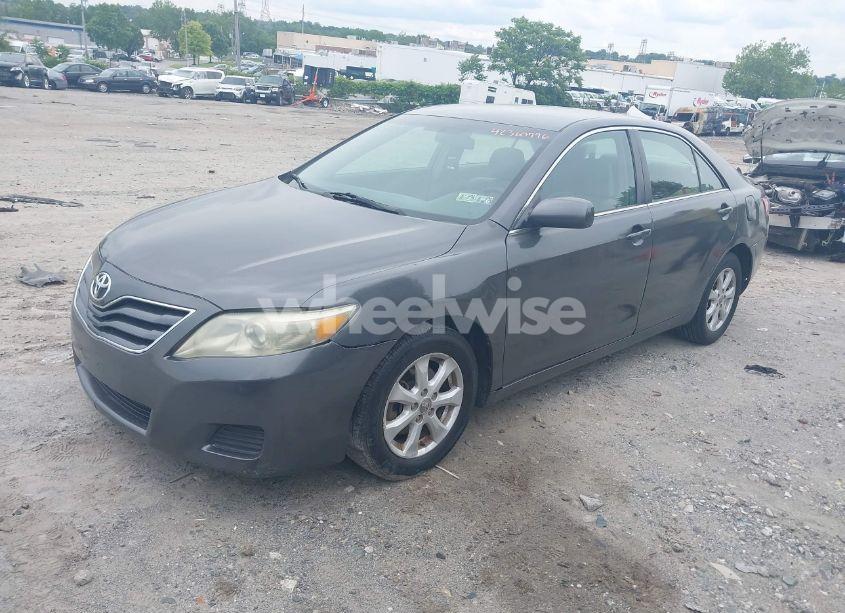 Photo 2 of 2011 Toyota Camry LE (VIN 4T4BF3EK0BR102446)