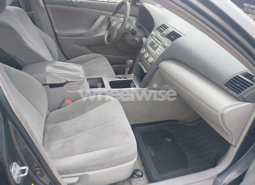 Photo 5 of 2011 Toyota Camry LE (VIN 4T4BF3EK0BR102446)