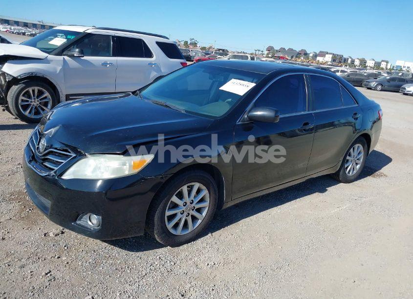 Photo 2 of 2011 Toyota Camry XLE (VIN 4T4BF3EK0BR119070)