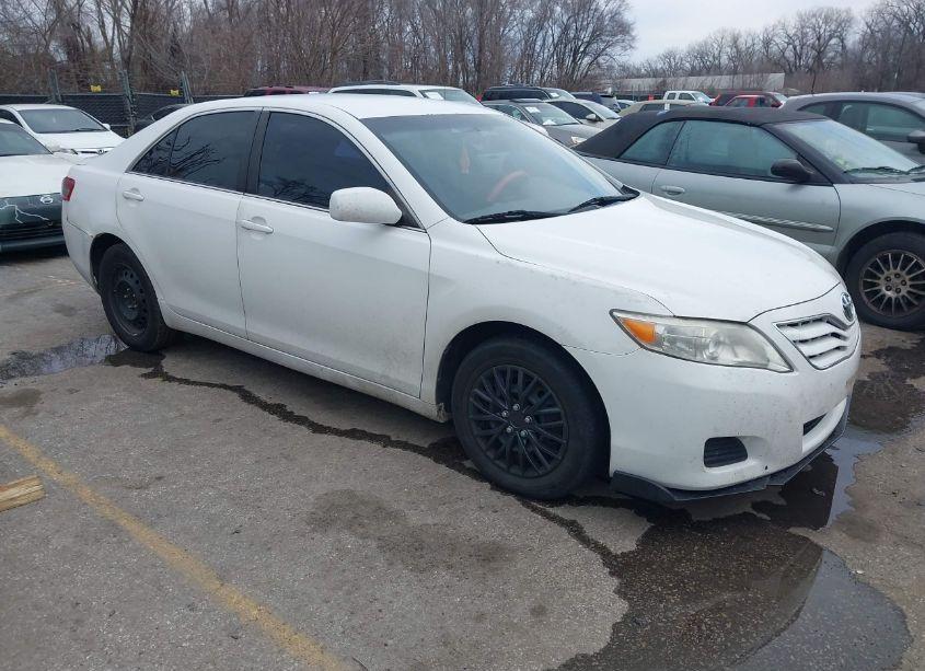 2011 Toyota Camry LE (VIN 4T4BF3EK0BR128643) main photo