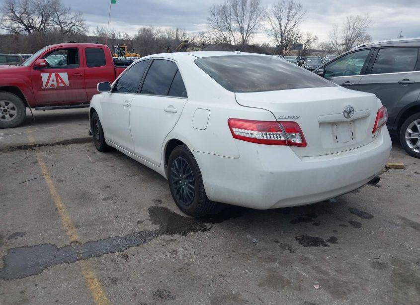 Photo 3 of 2011 Toyota Camry LE (VIN 4T4BF3EK0BR128643)