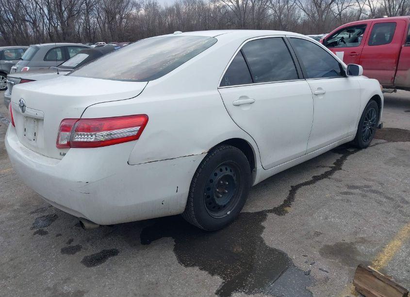 Photo 4 of 2011 Toyota Camry LE (VIN 4T4BF3EK0BR128643)