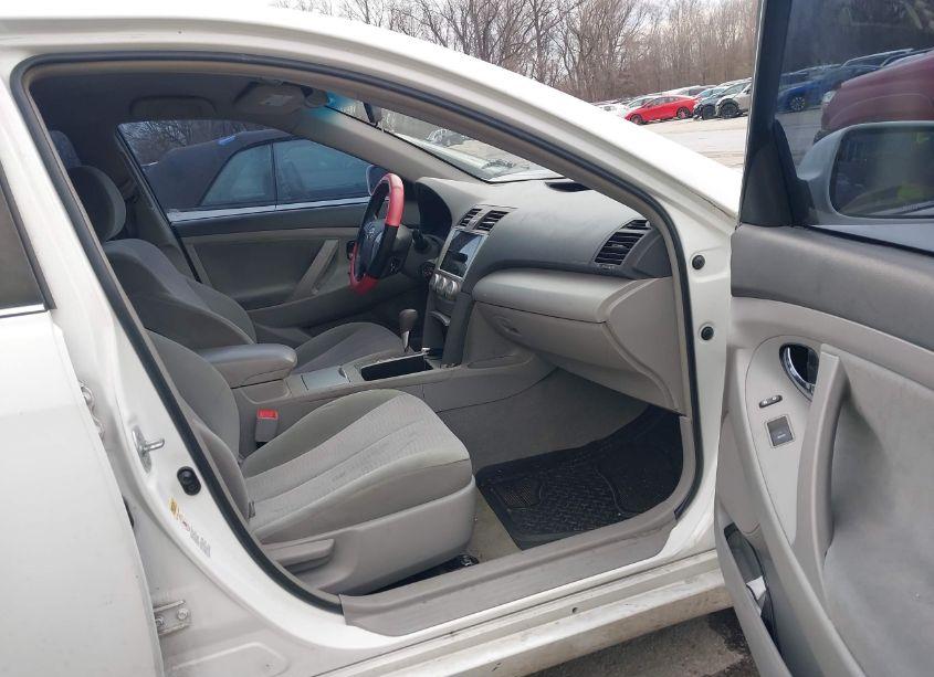 Photo 5 of 2011 Toyota Camry LE (VIN 4T4BF3EK0BR128643)