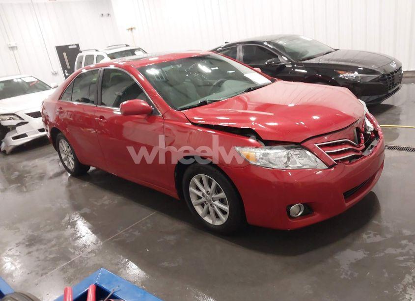 2011 Toyota Camry XLE (VIN 4T4BF3EK0BR130232) main photo