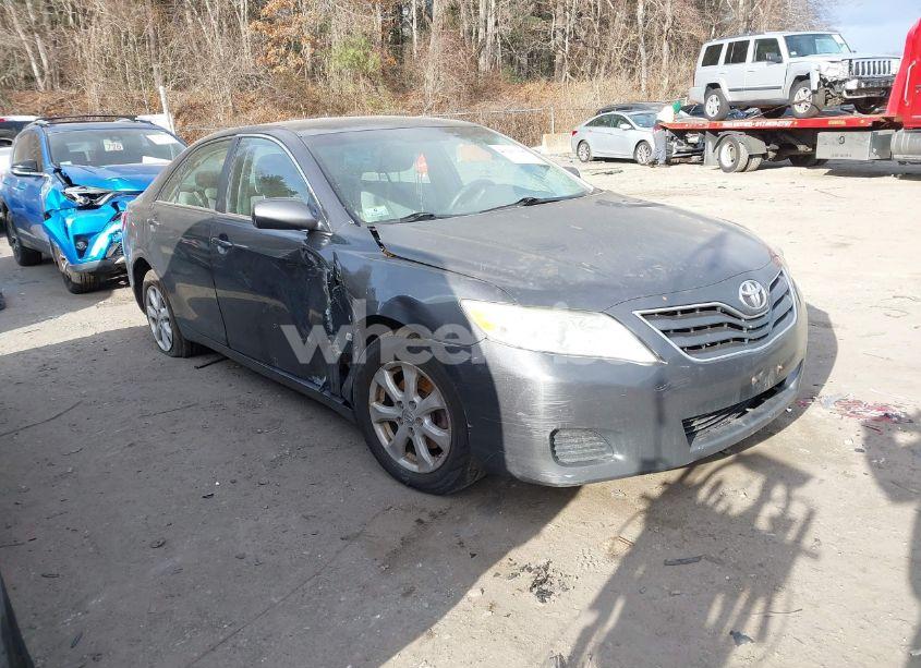 2011 Toyota Camry LE (VIN 4T4BF3EK0BR142218) main photo