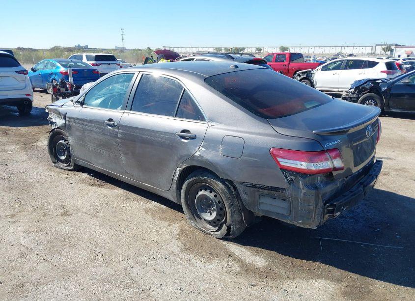 Photo 3 of 2011 Toyota Camry LE (VIN 4T4BF3EK0BR172142)