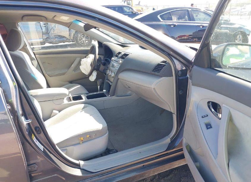 Photo 5 of 2011 Toyota Camry LE (VIN 4T4BF3EK0BR172142)