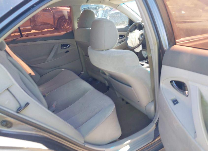 Photo 8 of 2011 Toyota Camry LE (VIN 4T4BF3EK0BR172142)