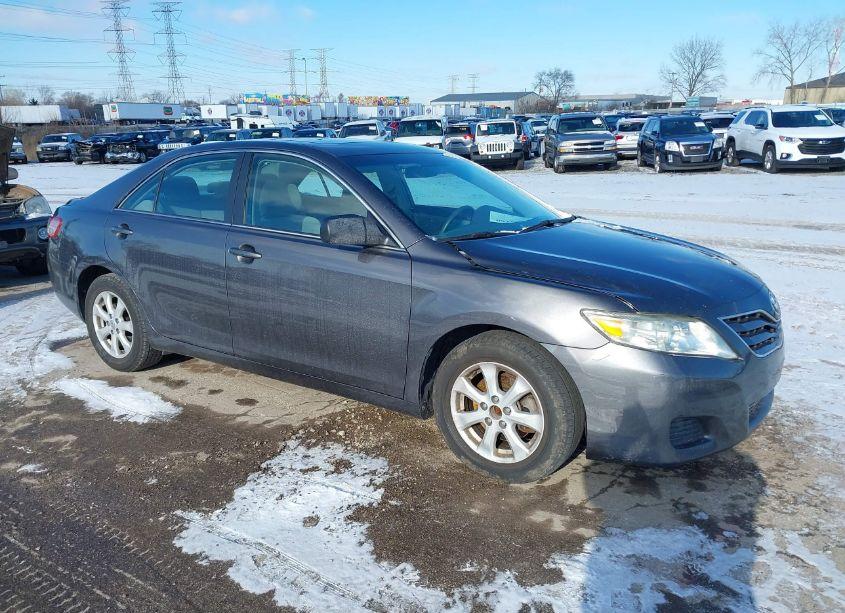 2011 Toyota Camry LE (VIN 4T4BF3EK0BR193976) main photo