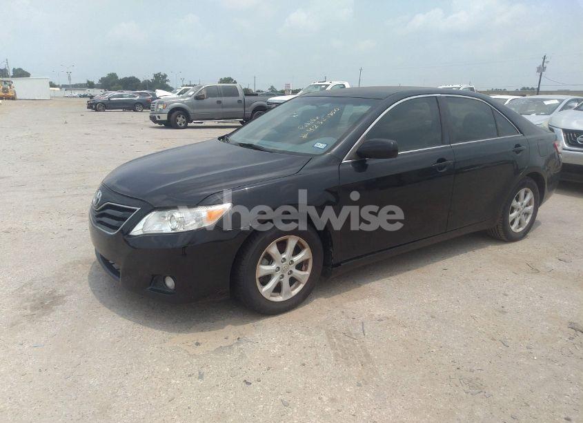 Photo 2 of 2011 Toyota Camry LE (VIN 4T4BF3EK0BR208637)