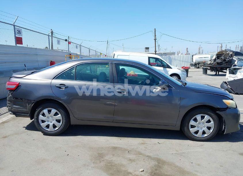 Photo 14 of 2011 Toyota Camry LE (VIN 4T4BF3EK0BR215815)