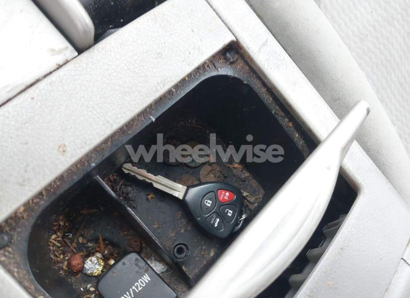 Photo 11 of 2011 Toyota Camry LE (VIN 4T4BF3EK0BR218536)