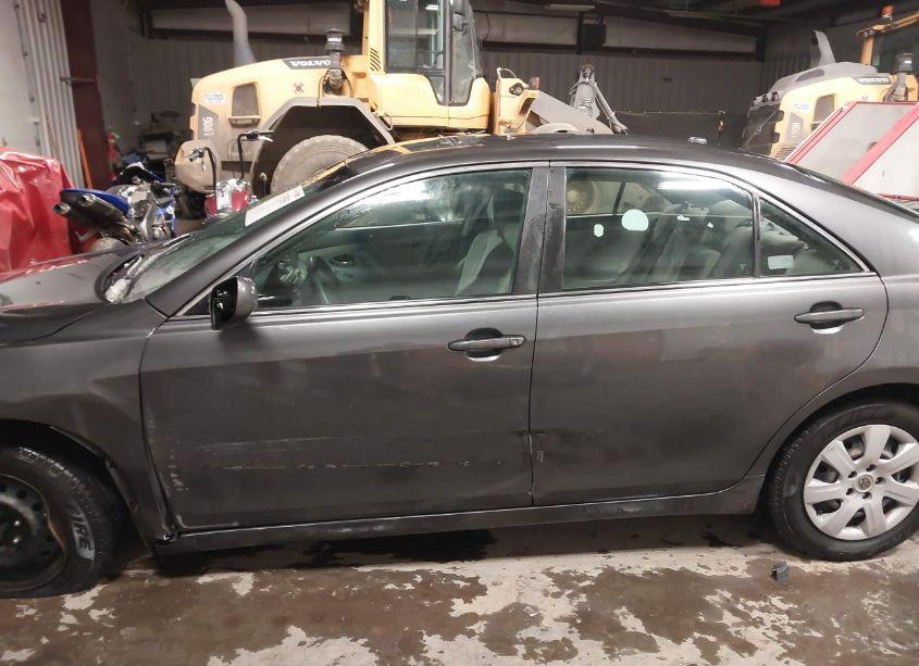 Photo 14 of 2010 Toyota Camry LE (VIN 4T4BF3EK1AR002810)