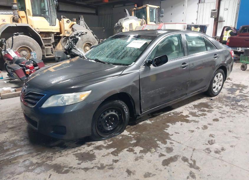 Photo 2 of 2010 Toyota Camry LE (VIN 4T4BF3EK1AR002810)