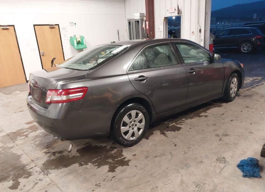 Photo 4 of 2010 Toyota Camry LE (VIN 4T4BF3EK1AR002810)