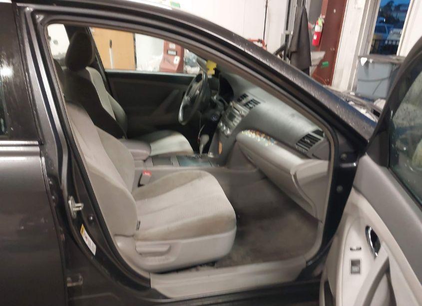 Photo 5 of 2010 Toyota Camry LE (VIN 4T4BF3EK1AR002810)