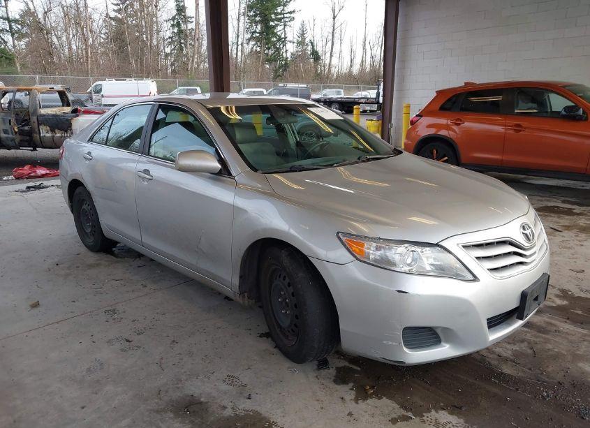 2010 Toyota Camry LE (VIN 4T4BF3EK1AR004492) main photo