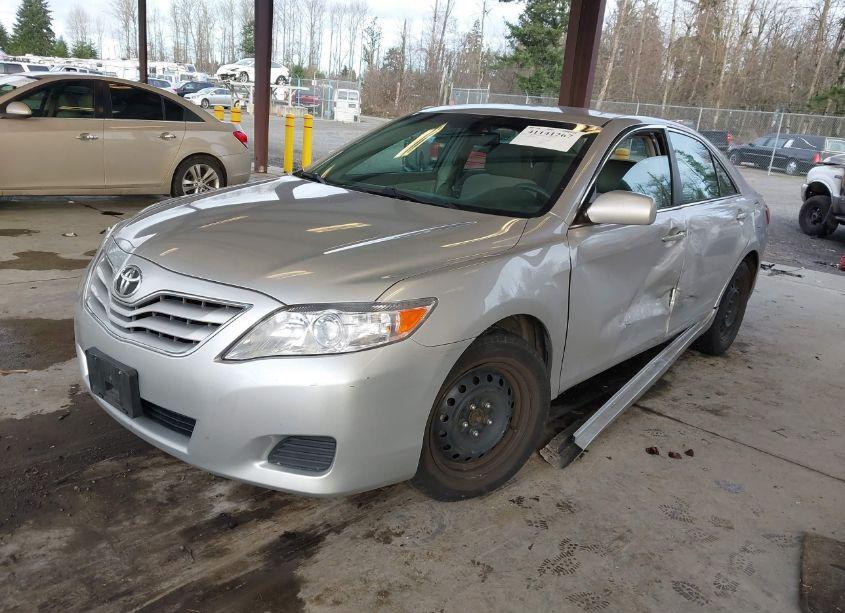 Photo 2 of 2010 Toyota Camry LE (VIN 4T4BF3EK1AR004492)