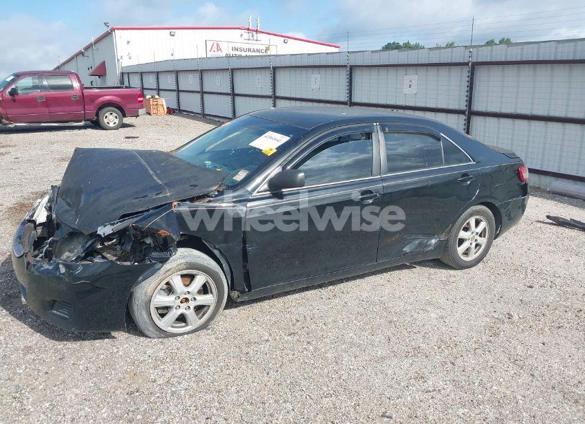 Photo 2 of 2010 Toyota Camry LE (VIN 4T4BF3EK1AR015623)