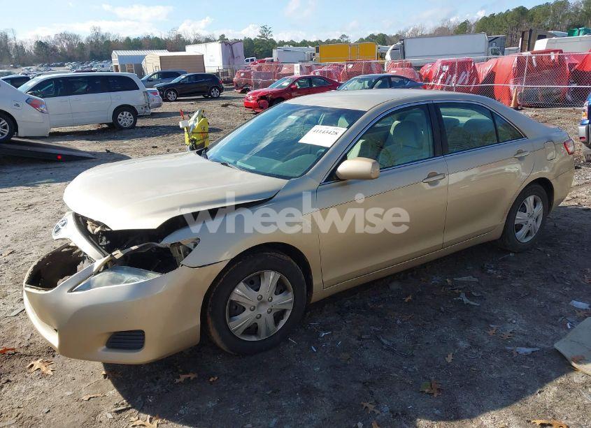 Photo 2 of 2010 Toyota Camry LE (VIN 4T4BF3EK1AR016819)