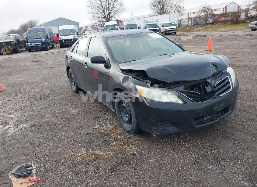 2010 Toyota Camry LE (VIN 4T4BF3EK1AR041056) main photo