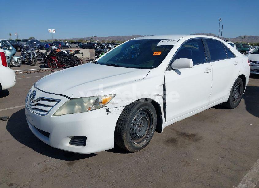 Photo 2 of 2010 Toyota Camry LE (VIN 4T4BF3EK1AR047505)