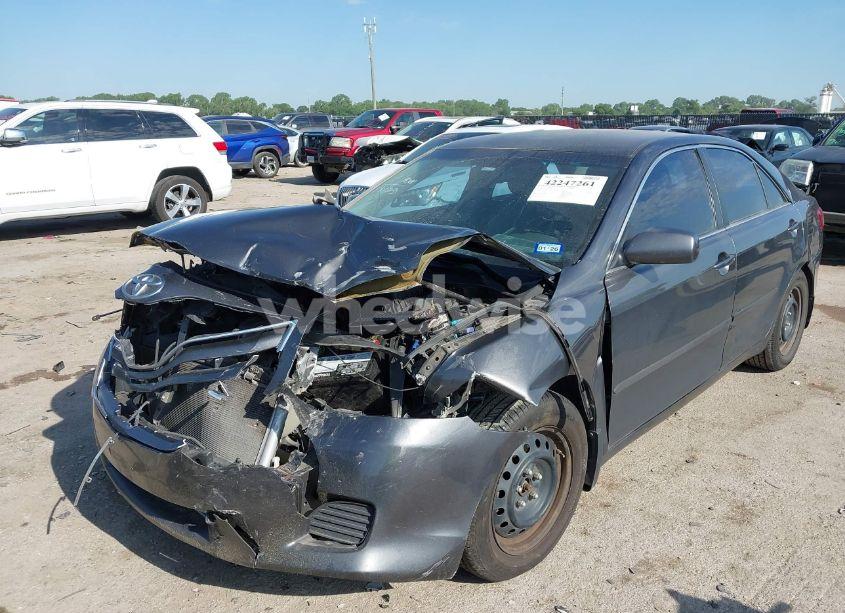 Photo 2 of 2010 Toyota Camry LE (VIN 4T4BF3EK1AR066393)