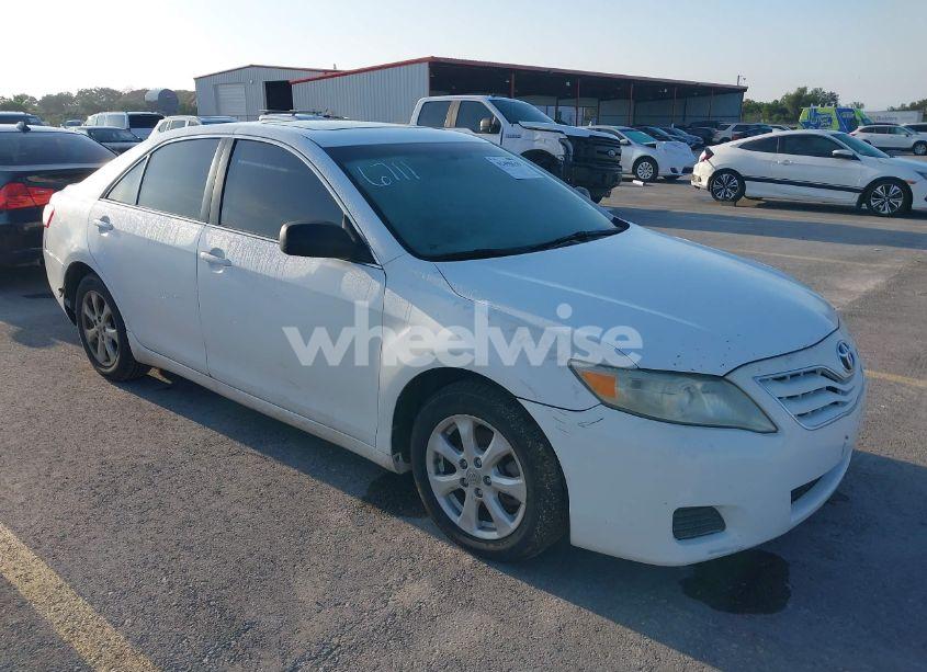 2010 Toyota Camry LE (VIN 4T4BF3EK1AR086711) main photo