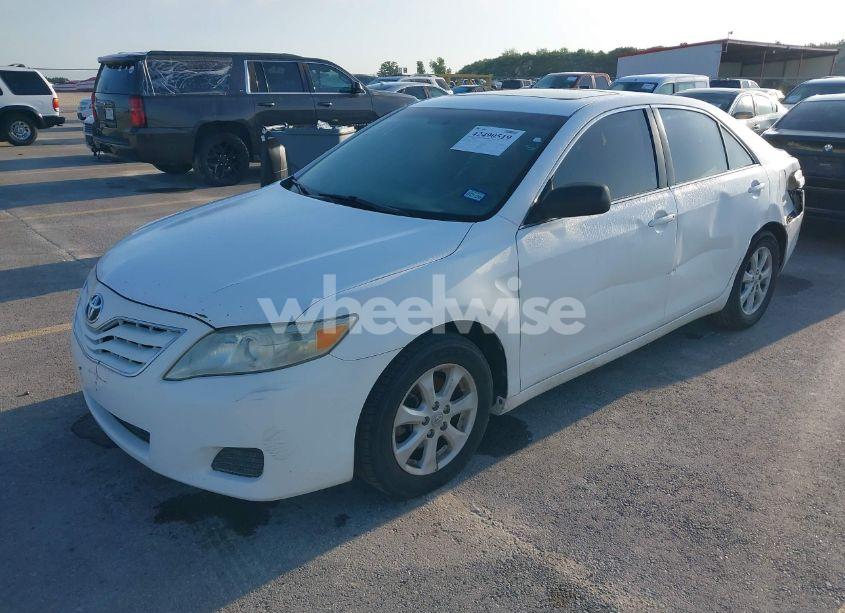 Photo 2 of 2010 Toyota Camry LE (VIN 4T4BF3EK1AR086711)
