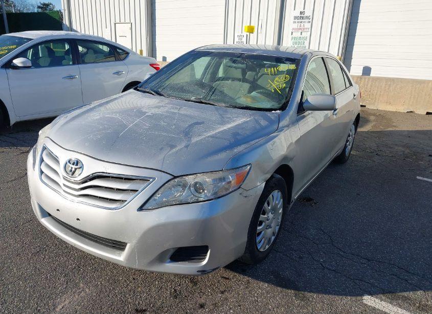 Photo 2 of 2011 Toyota Camry LE (VIN 4T4BF3EK1BR103458)
