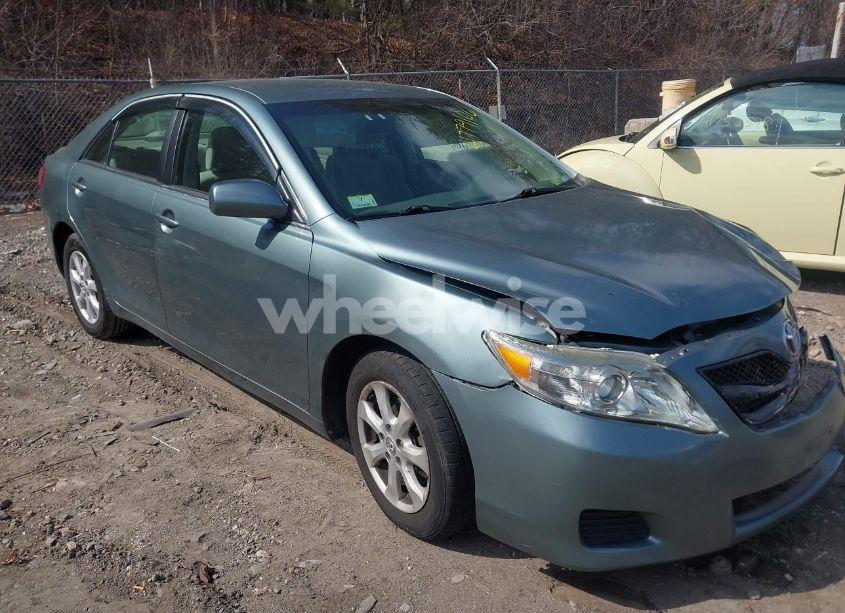 2011 Toyota Camry LE (VIN 4T4BF3EK1BR105873) main photo
