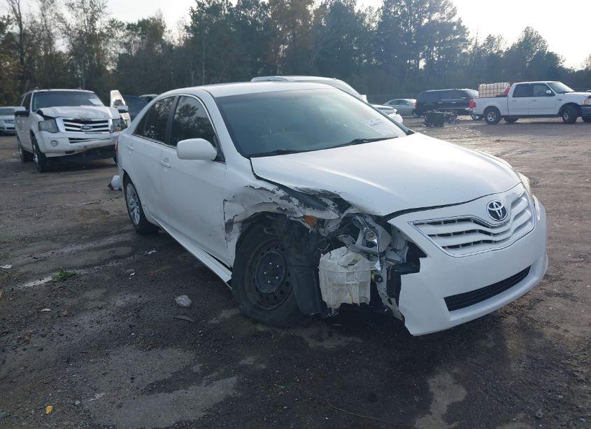 2011 Toyota Camry (VIN 4T4BF3EK1BR118431) main photo