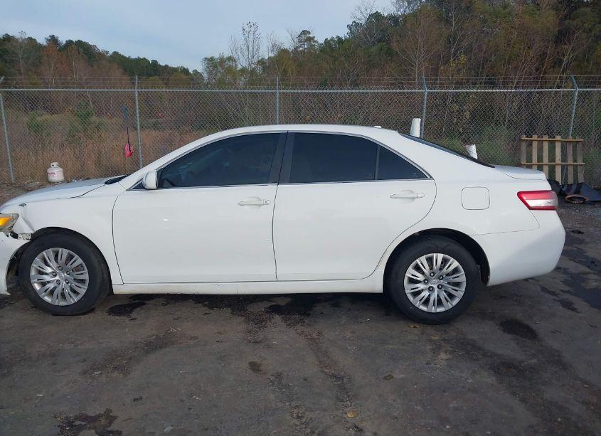 Photo 14 of 2011 Toyota Camry (VIN 4T4BF3EK1BR118431)