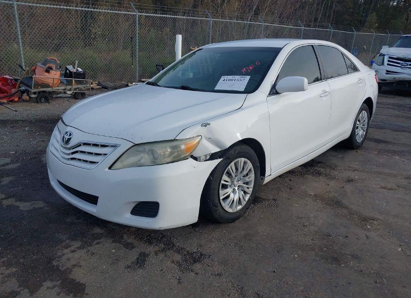 Photo 2 of 2011 Toyota Camry (VIN 4T4BF3EK1BR118431)