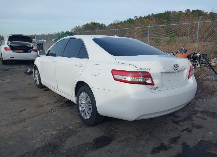 Photo 3 of 2011 Toyota Camry (VIN 4T4BF3EK1BR118431)
