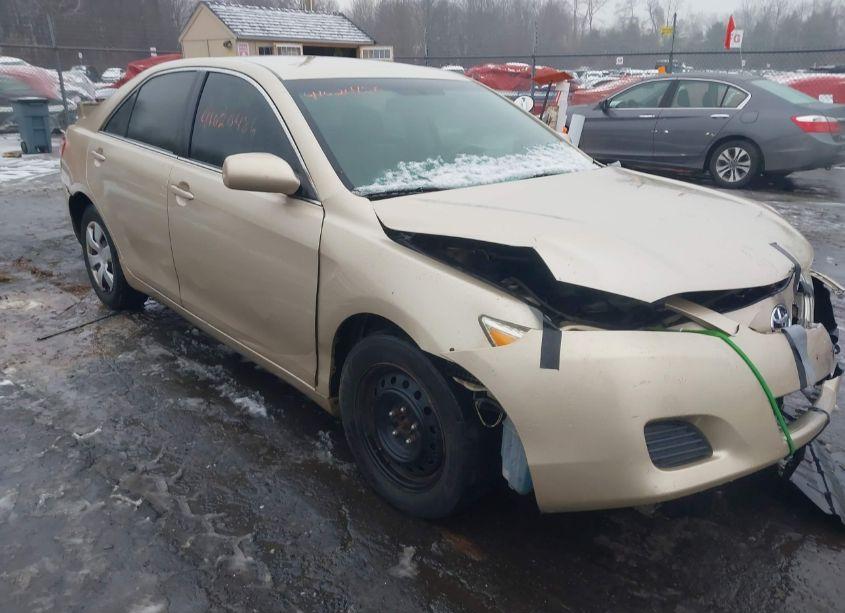 2011 Toyota Camry LE (VIN 4T4BF3EK1BR128070) main photo