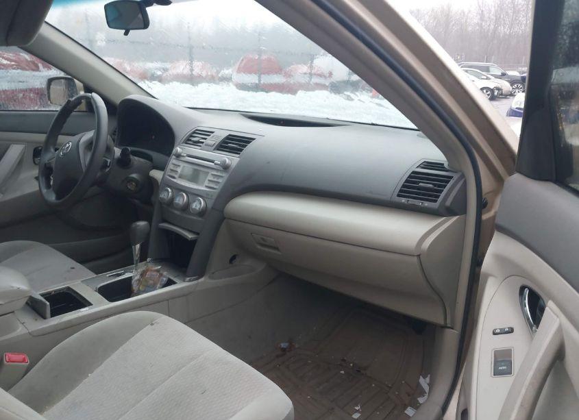 Photo 5 of 2011 Toyota Camry LE (VIN 4T4BF3EK1BR128070)