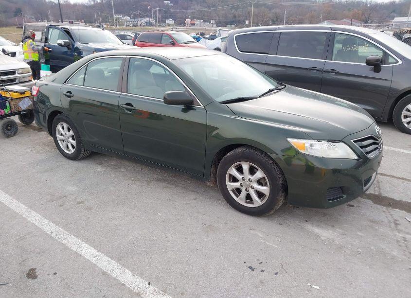 2011 Toyota Camry LE (VIN 4T4BF3EK1BR136539) main photo